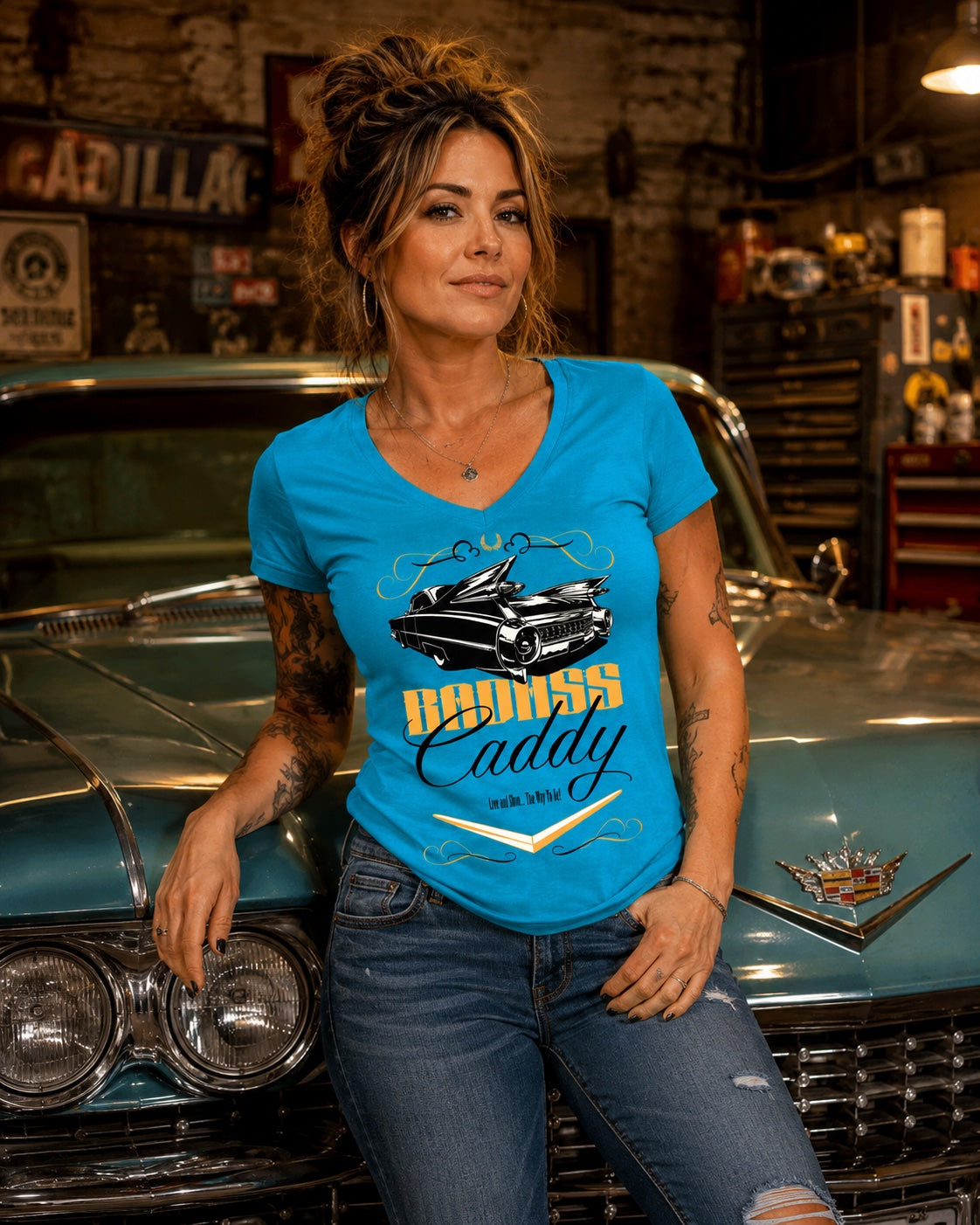 Badass Caddy ’59 Tailfin Women’s V-Neck Tee – Electric Blue